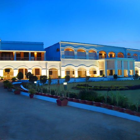 Chanakya Bnr Hotel Puri Eksteriør bilde