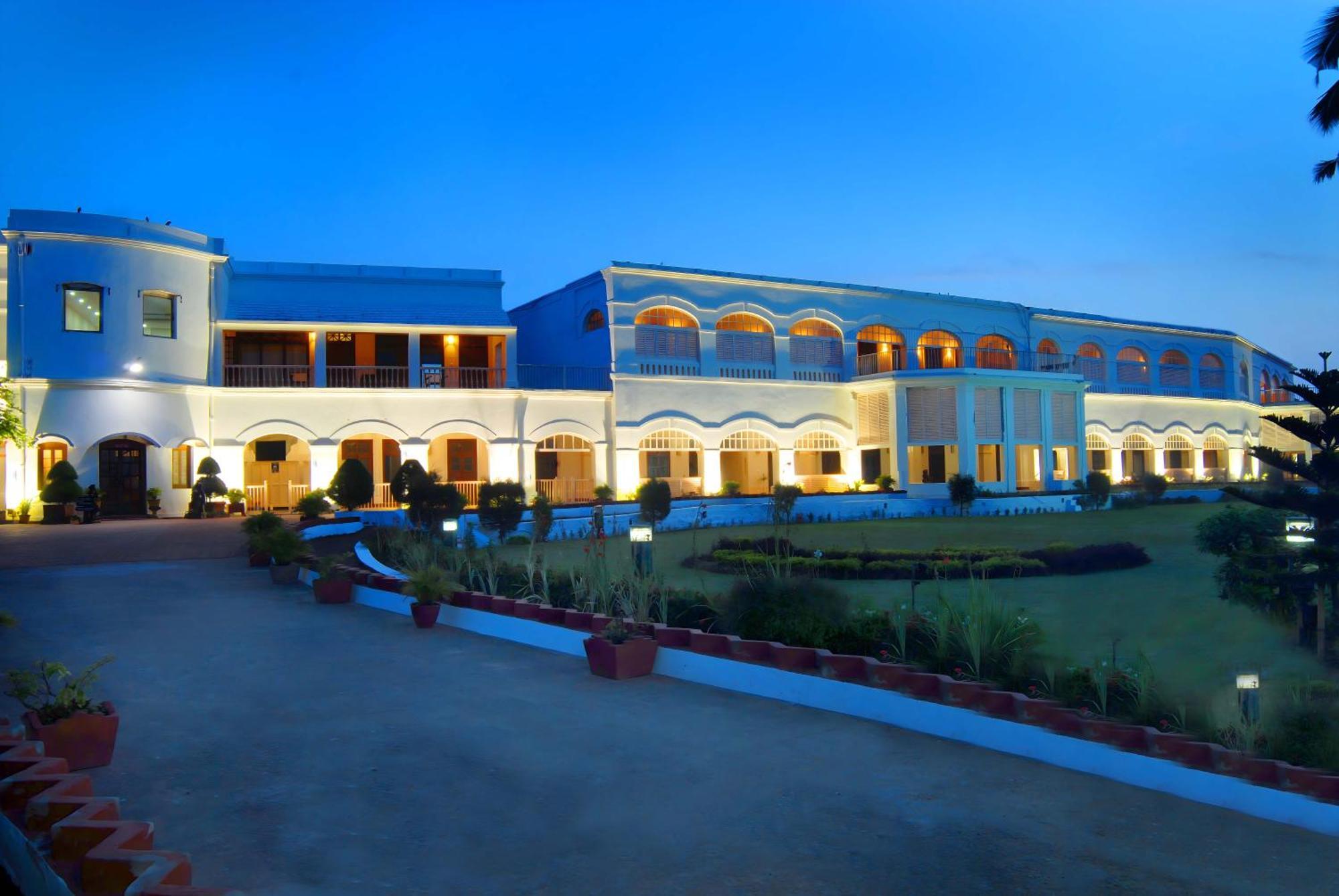 Chanakya Bnr Hotel Puri Eksteriør bilde