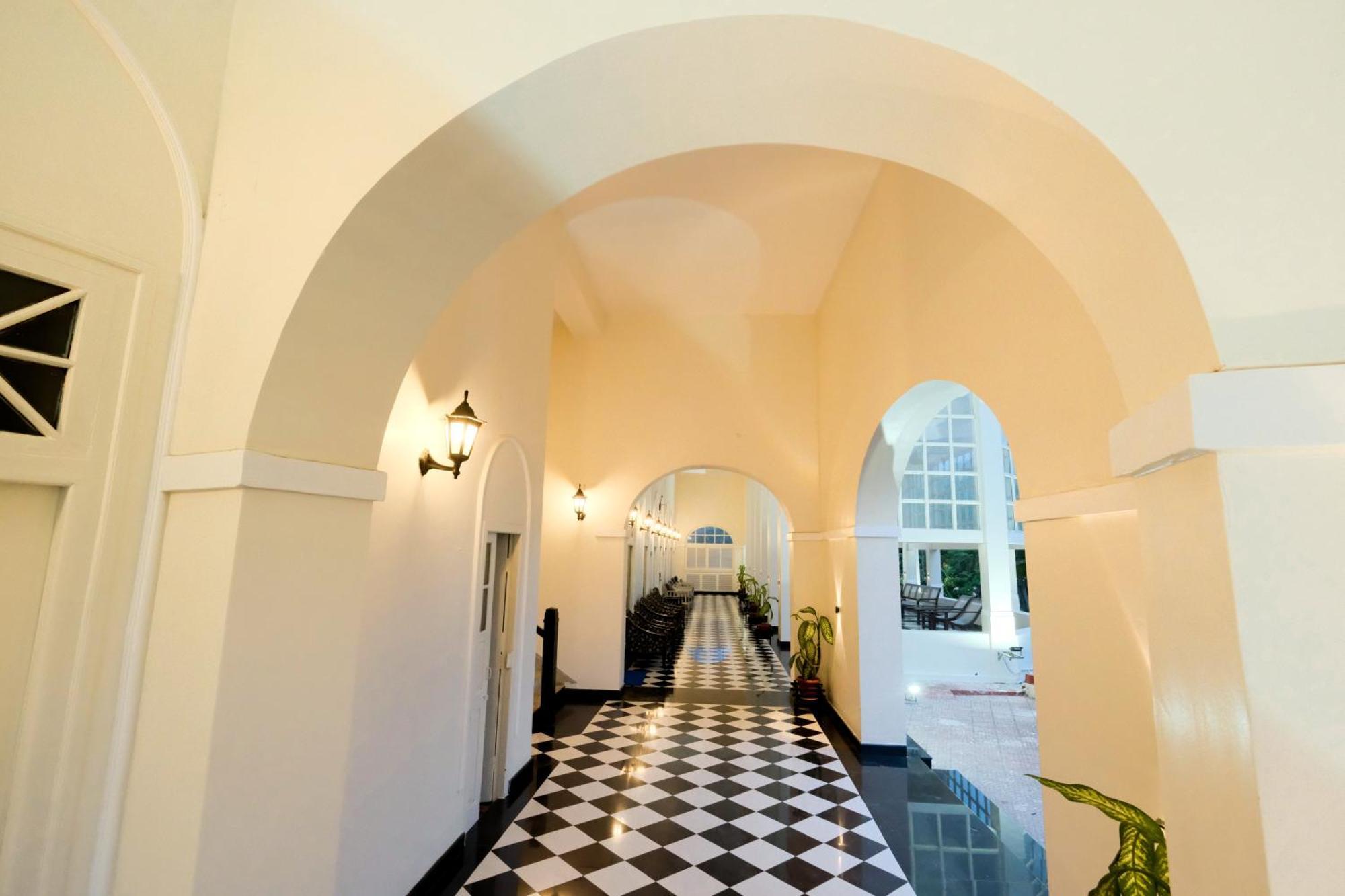 Chanakya Bnr Hotel Puri Eksteriør bilde